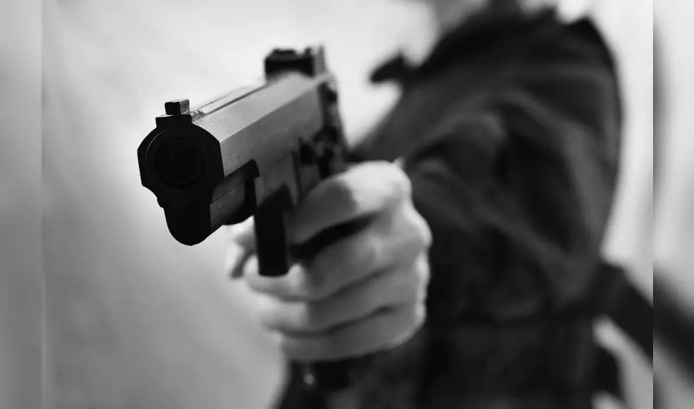 Delincuentes disparan contra comerciante para robarle. Foto: Shutterstock. Delincuentes disparan contra comerciante para robarle. Foto: Shutterstock.