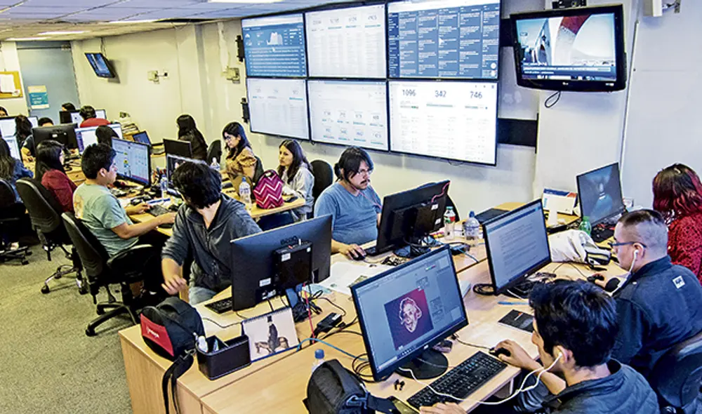 Parte del equipo que trabaja con intensidad la información para la web de La República. Diversas áreas, igual pasión. Se piensa en el interés de las diferentes audiencias. Parte del equipo que trabaja con intensidad la información para la web de La República. Diversas áreas, igual pasión. Se piensa en el interés de las diferentes audiencias.