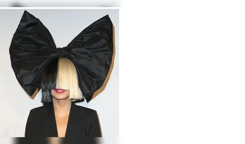 Sia publica foto desnuda 