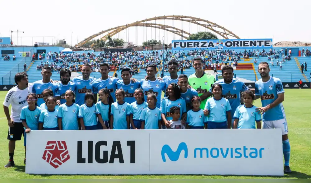 Sporting Cristal fue retado por Eintracht Frankfurt a presentar fotos de las tribunas de su estadio. Sporting Cristal fue retado por Eintracht Frankfurt a presentar fotos de las tribunas de su estadio.