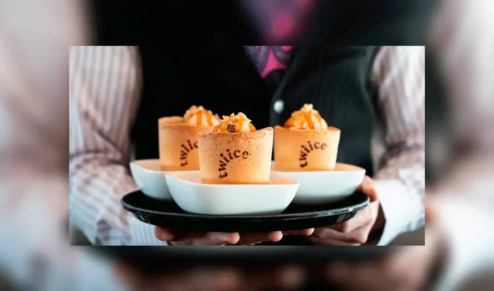 Aerolínea sirve el café en tazas comestibles para reducir sus residuos [VIDEO]