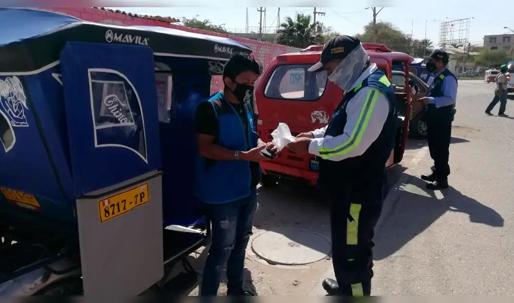 En operativos reparten protectores faciales en Talara