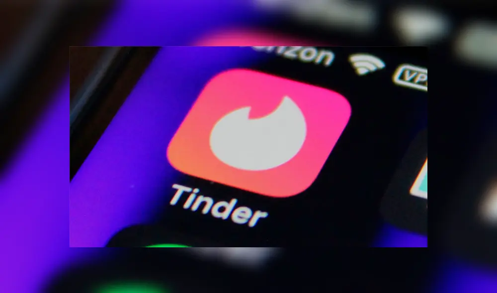 Desliza a la izquierda para conocer la nueva función de Tinder. Desliza a la izquierda para conocer la nueva función de Tinder.
