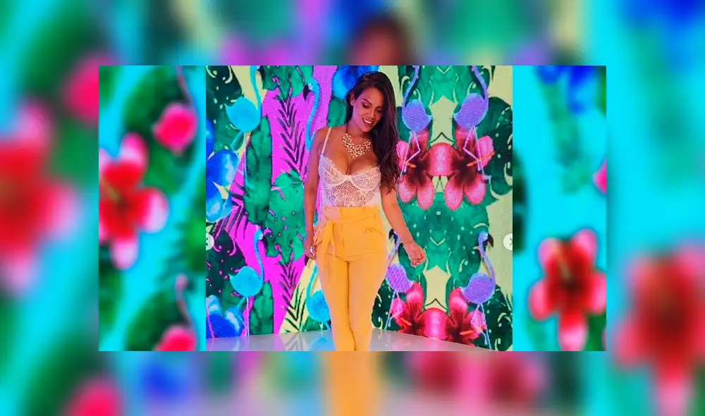 Andrea San Martín responde a usuarias que la atacaron por su pronunciado escote