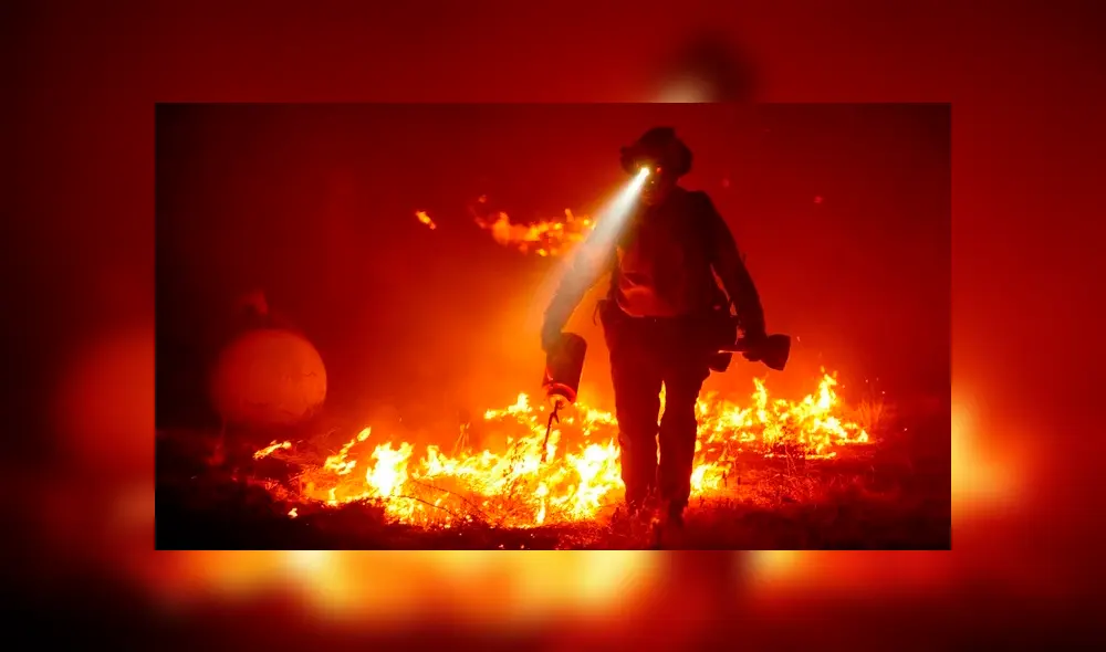 El siniestro llegó hasta algunas viviendas en la zona de Berry Creek, en el condado de Butte, en California. Foto: AP