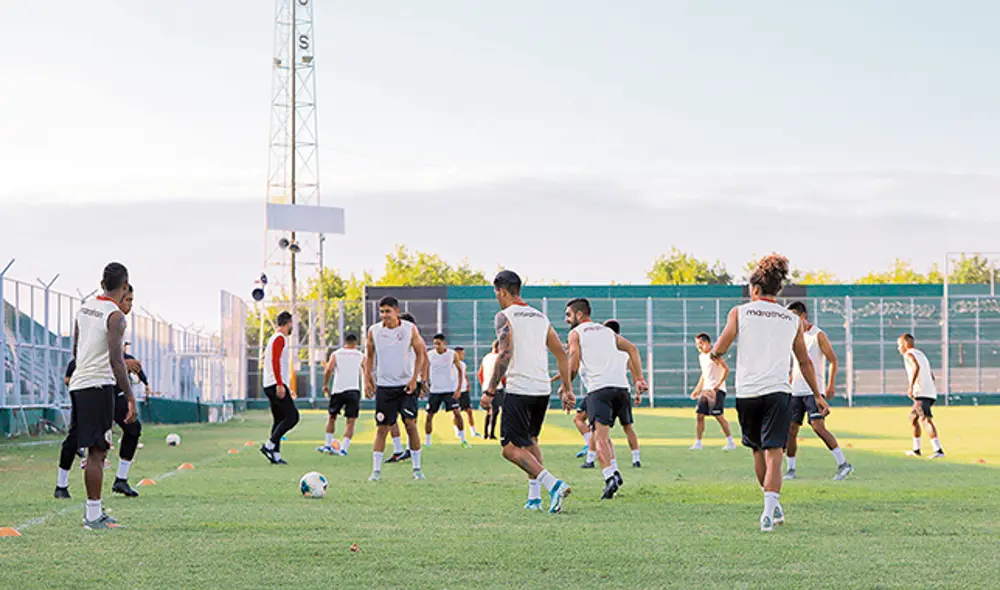 Variantes. El DT haría ingresar a Alonso en la defensa y también probaría a Millán desde el inicio del partido. Variantes. El DT haría ingresar a Alonso en la defensa y también probaría a Millán desde el inicio del partido.