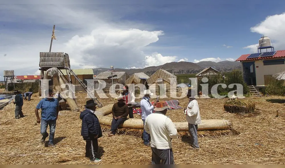 En los Uros viven del turismo, paralizado hoy en día por el coroanvirus. En los Uros viven del turismo, paralizado hoy en día por el coroanvirus.