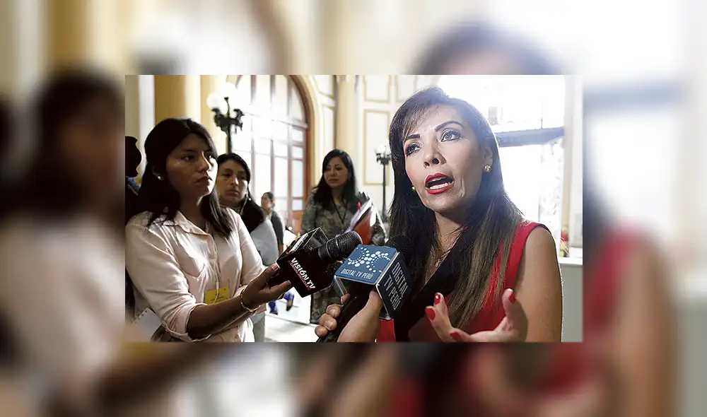 Se fue. Aramayo terminó por alejarse de Fuerza Popular. Adujo que ahora es tiempo de argumentos en lugar de diatribas. Se fue. Aramayo terminó por alejarse de Fuerza Popular. Adujo que ahora es tiempo de argumentos en lugar de diatribas.