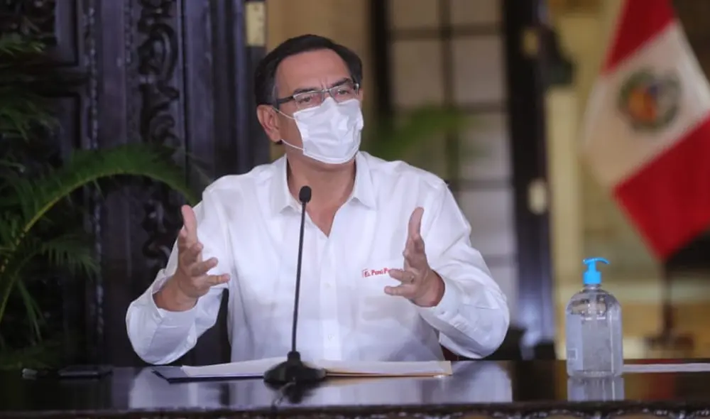 Martín Vizcarra anuncia dicha medida para frenar el avance del coronavirus. Esta vez usó mascariila. Créditos: Presidencia.