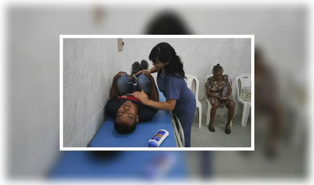 Médicos de EsSalud atienden a más de 11 mil afectados por el 'Niño Costero' en Piura Médicos de EsSalud atienden a más de 11 mil afectados por el 'Niño Costero' en Piura