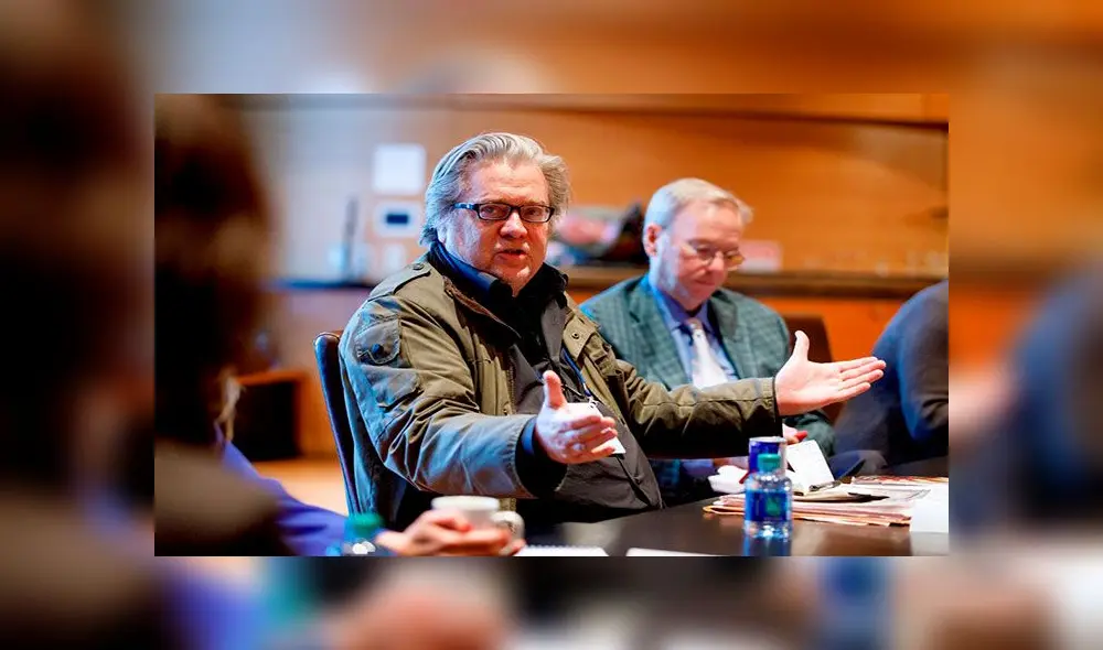Steve Bannon (c) mantiene vínculos estrechos con el Gobierno de Estados Unidos. Foto: AFP