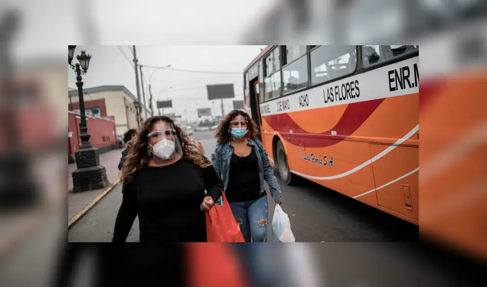 MTC dispone el uso obligatorio de mascarillas y protectores faciales en el transporte público. Foto: Aldair Mejía / La República MTC dispone el uso obligatorio de mascarillas y protectores faciales en el transporte público. Foto: Aldair Mejía / La República