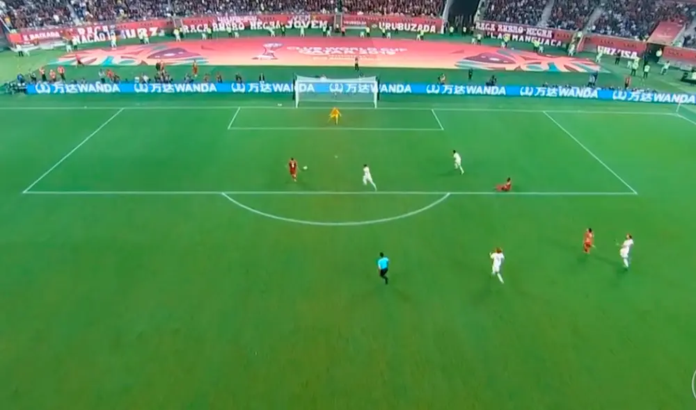 Roberto Firmino abrió el marcador contra el Flamengo en el suplemento por la final del Mundial de Clubes 2019.