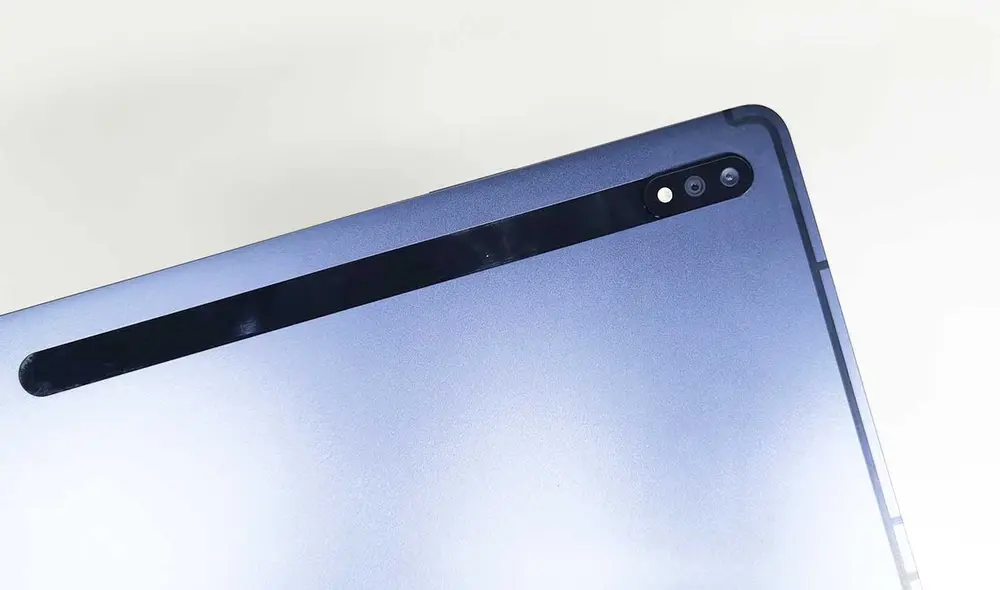 El Galaxy Tab S7 de Samsung tiene dos cámaras posteriores con las que podrás grabar en 4K a 30FPS. Foto: Daniel Robles El Galaxy Tab S7 de Samsung tiene dos cámaras posteriores con las que podrás grabar en 4K a 30FPS. Foto: Daniel Robles