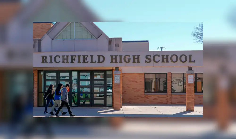 Denuncian a escuela que lanzó a la basura el almuerzo de sus estudiantes por pequeña deuda [VIDEO]