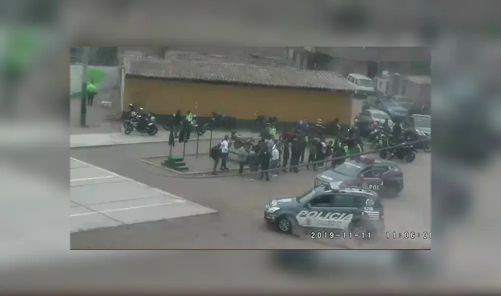 Surco: motociclistas informales son captados drogándose en vía pública [VIDEO]