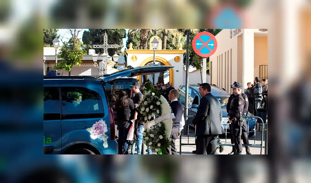 "Adiós, Julen", vecinos del menor se despiden de él en El Palo [VIDEO]