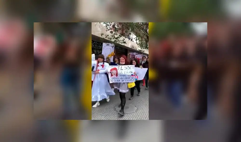 Fans del anime en Chile se unen a las protestas y marchan disfrazados de sus personajes favoritos. Foto: Facebook