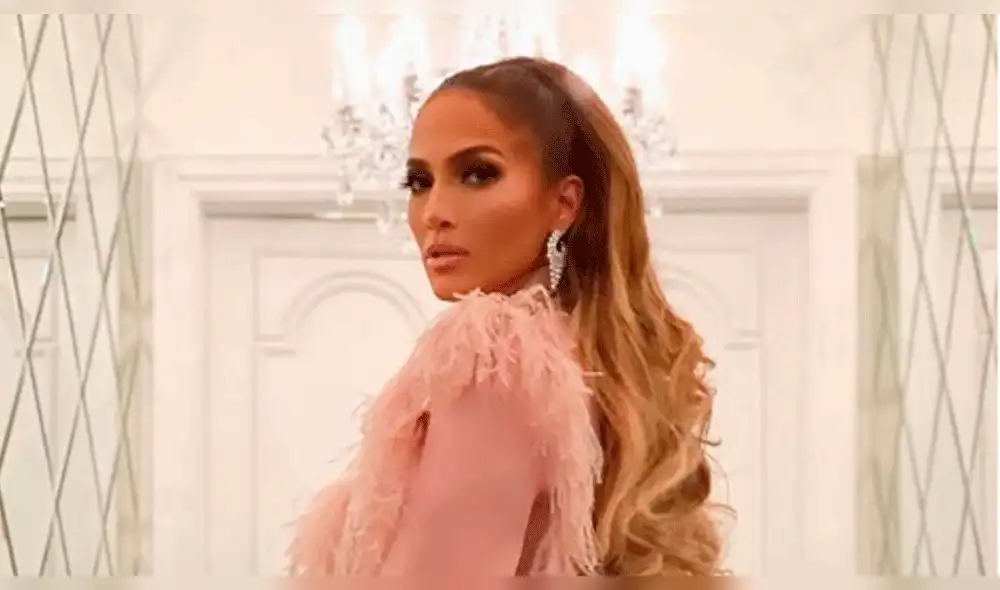 Oscar 2019: Jennifer Lopez deslumbró en la alfombra roja [VIDEO]