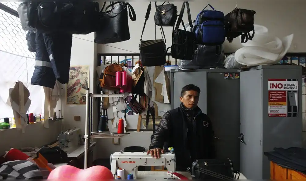 Wilfredo Ramos aprende confección gracias a los talleres. Wilfredo Ramos aprende confección gracias a los talleres.
