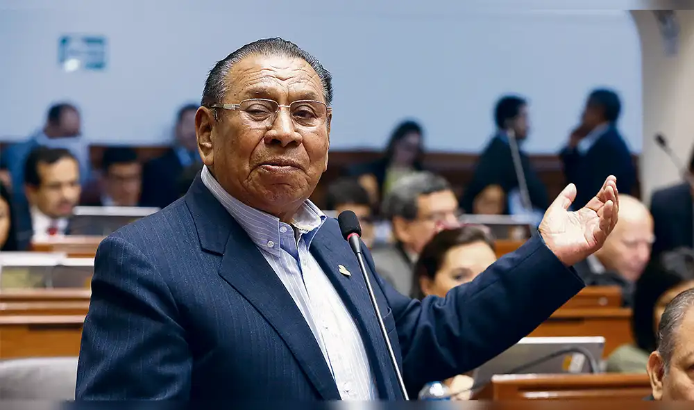 Frente Amplio formalizó acusación constitucional contra Chávarry