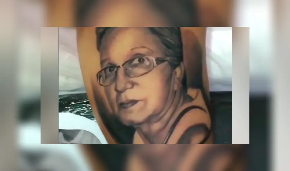 Desliza hacia la izquierda para ver el resultado del tatuaje con el rostro de la madre de un amantes de los tattos. Video se hizo viral en Facebook. Desliza hacia la izquierda para ver el resultado del tatuaje con el rostro de la madre de un amantes de los tattos. Video se hizo viral en Facebook.