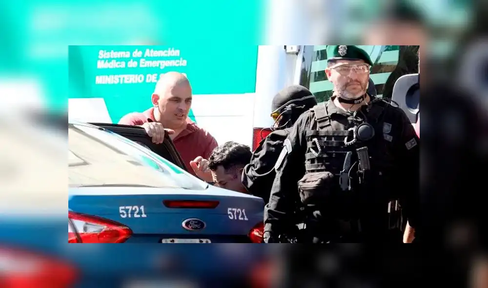 Hombre golpea a su pareja y toma a su hija de rehén en el interior de ambulancia Hombre golpea a su pareja y toma a su hija de rehén en el interior de ambulancia