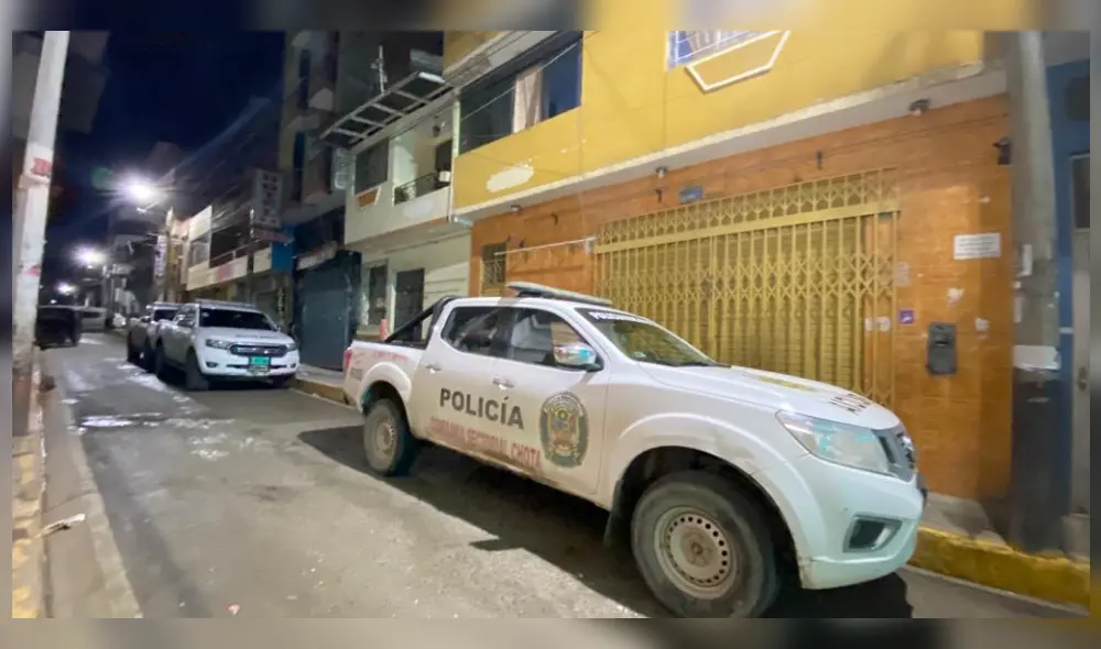 El personal de la Comisaría Sectorial de C Chota y Fiscalía investigan el caso. Foto: Clinton Medina/ La República El personal de la Comisaría Sectorial de C Chota y Fiscalía investigan el caso. Foto: Clinton Medina/ La República