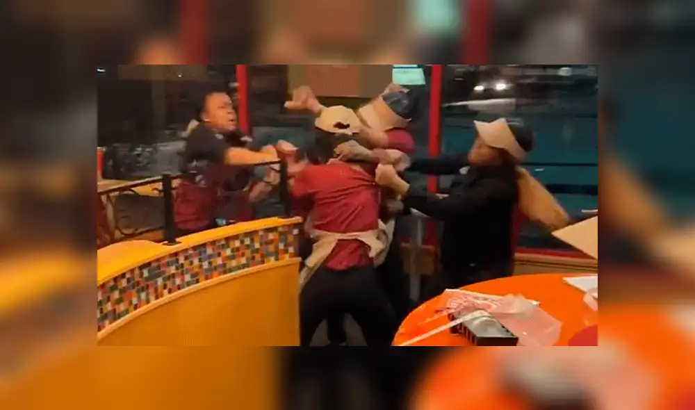Siete empleados de Popeyes discuten y se agarran a golpes [VIDEO]