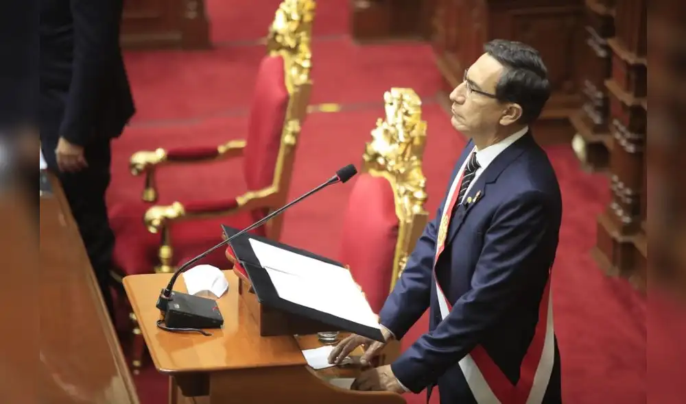 Martín Vizcarra: bancadas cuestionan su discurso por Fiestas Patrias Martín Vizcarra: bancadas cuestionan su discurso por Fiestas Patrias
