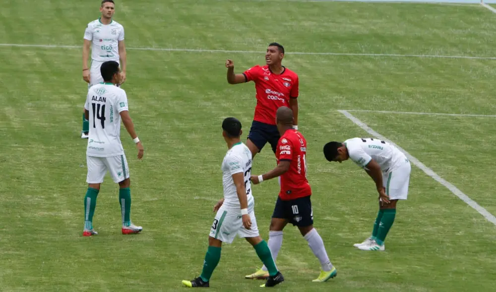 Wilstermann y Oriente Petrolero empataron 2-2. Foto: APG Noticias