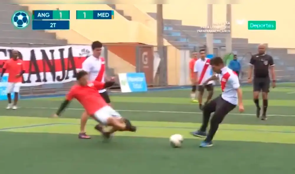 Piccolo Clemente anotó golazo en una 'pichanga' de confraternidad entre los Medallistas de Lima 2019 y los panelistas de Al Ángulo.