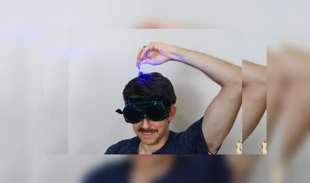 Desliza las imágenes para ver más detalles de esta escena que es viral en YouTube. (Foto: captura) Desliza las imágenes para ver más detalles de esta escena que es viral en YouTube. (Foto: captura)