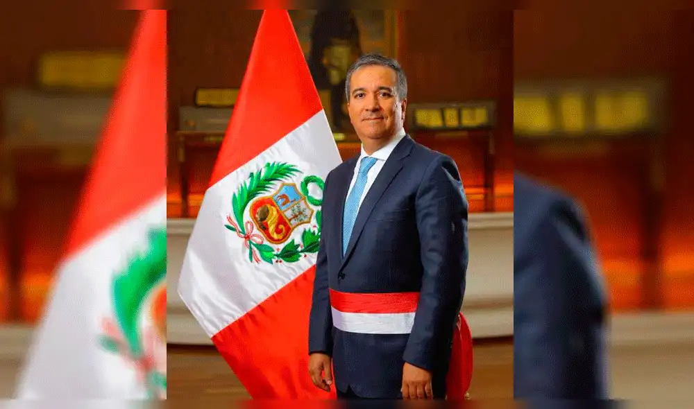 Raúl Pérez-Reyes Espejo juró como nuevo ministro de la Producción