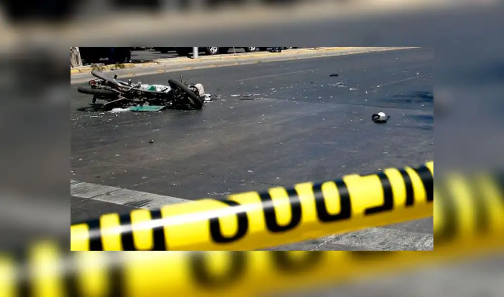 La motocicleta chocó cuando el padre llevaba a su hijo al hospital. Foto referencial / Agencia Uno.