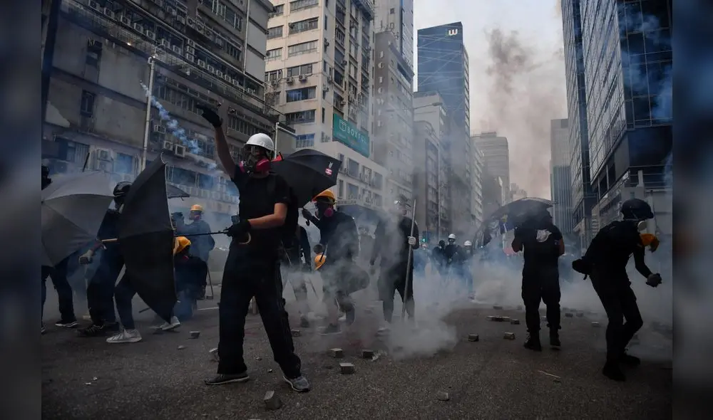 Jóvenes manifestantes en las calles de Hong Kong. Jóvenes manifestantes en las calles de Hong Kong.