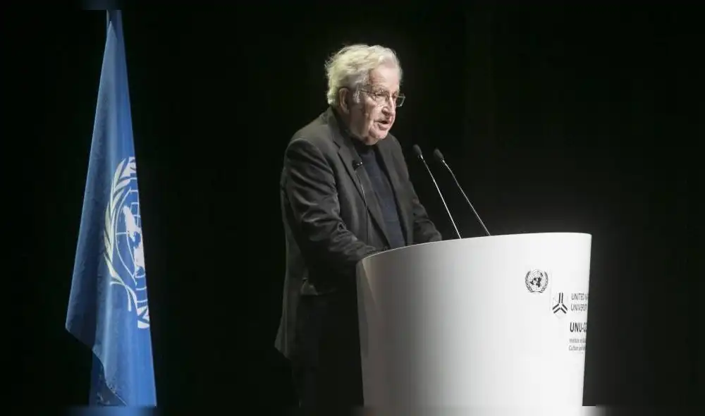 Noam Chomsky, Premio Fronteras del Conocimiento 