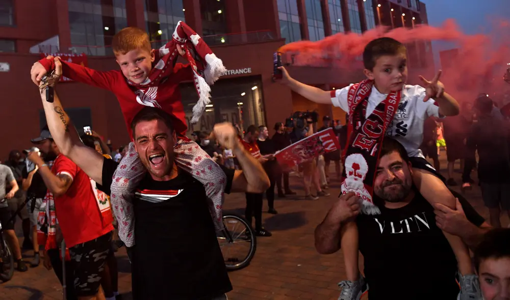 Liverpool ganó su primera Premier League. (Créditos: AFP)