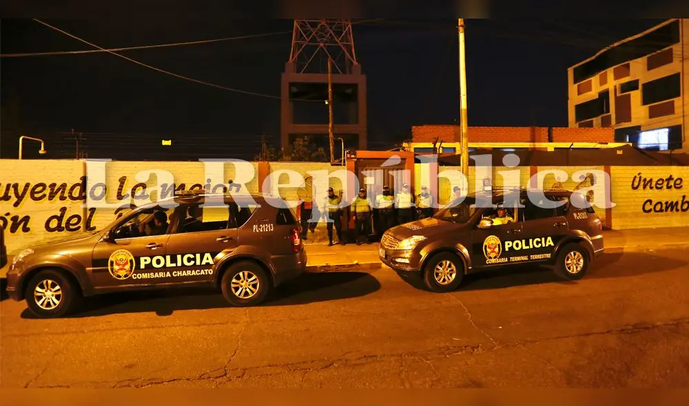 Diligencia. Hasta el cierre de esta nota, fiscales y policías seguían incautando documentación en Gerencia de Transportes.