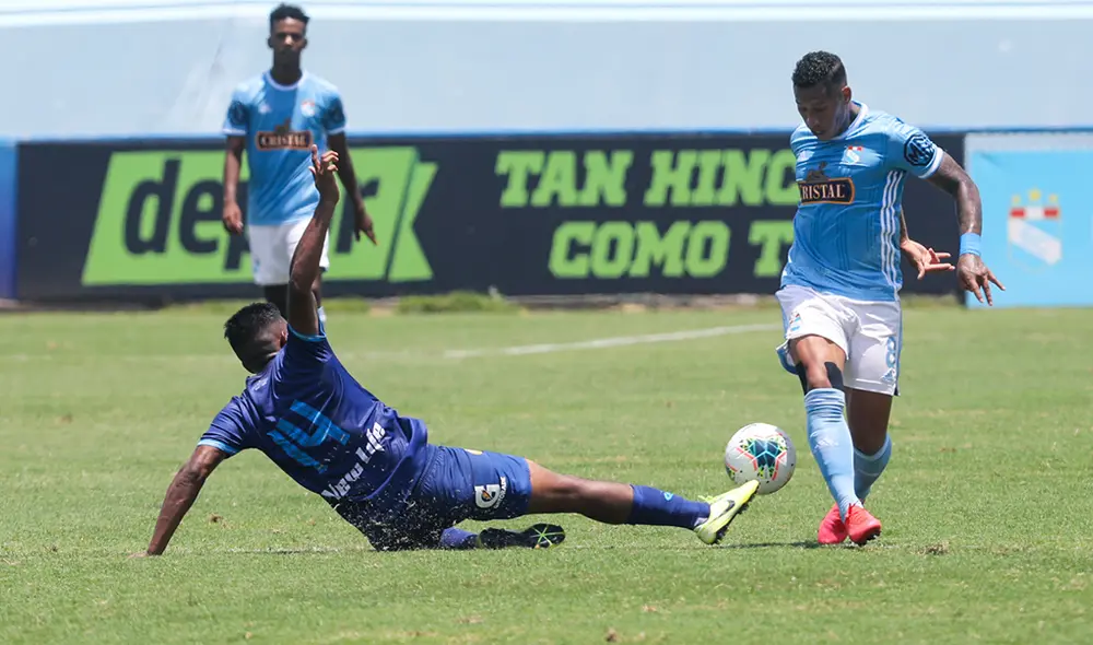 Sandoval ha jugado cuatro partidos este año con los celestes. No ha marcado goles. Foto: Rodolfo Contreras/GLR.