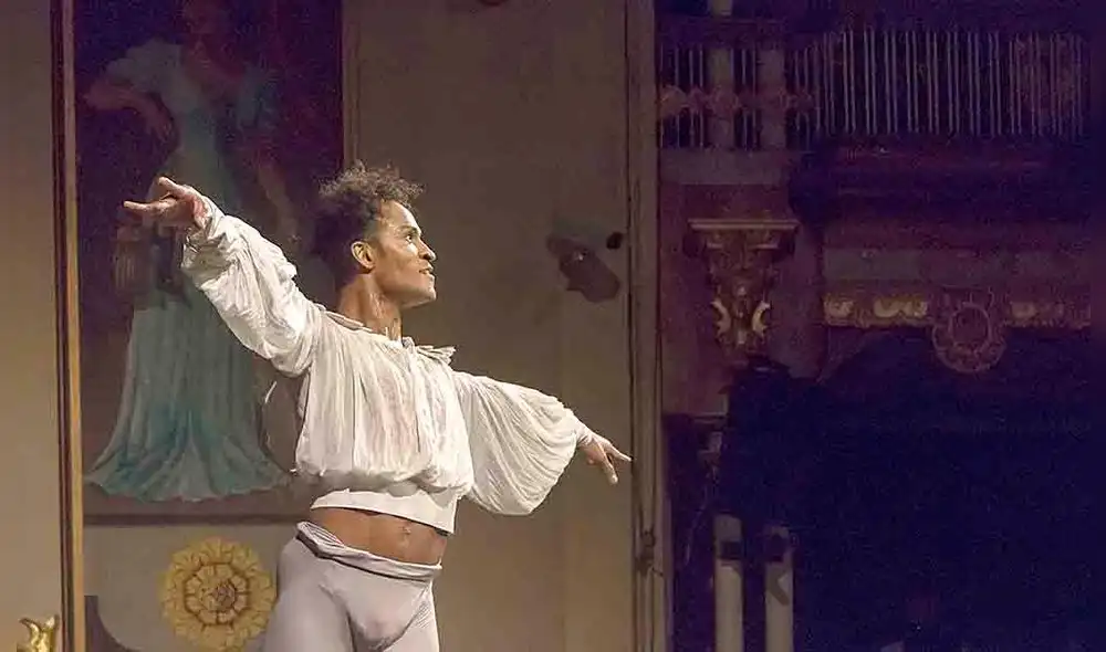 esfuerzo. Fernando Montaño cuenta en su libro lo que le costó ser bailarín de ballet.