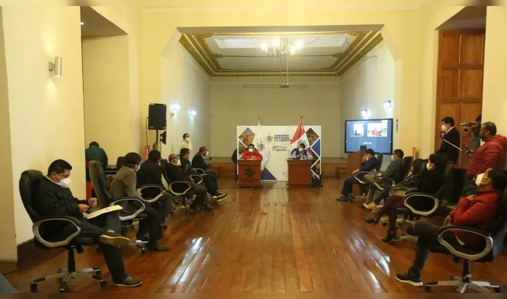 Los alcaldes que viajan junto al gobernador regional son de Trujillo, Ascope, Sánchez Carrión y La Esperanza. Los alcaldes que viajan junto al gobernador regional son de Trujillo, Ascope, Sánchez Carrión y La Esperanza.