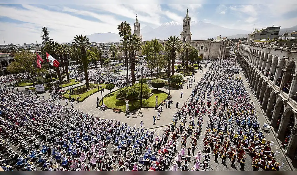 Arequipa recupera récord Guinness con la danza La Benita