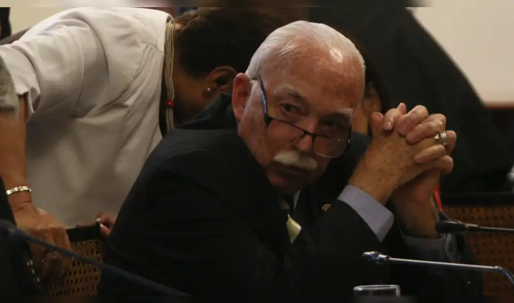 Tubino pidió retiro de PL sobre 'ideología de género' pese a que lo aprobó Tubino pidió retiro de PL sobre 'ideología de género' pese a que lo aprobó