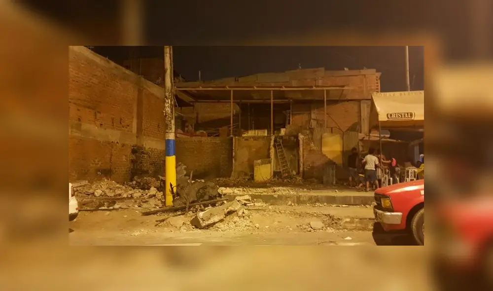 Vecinos piden que se destruyan casas que quedaron dañadas por incendio en Villa El Salvador. Créditos: URPI - GLR.