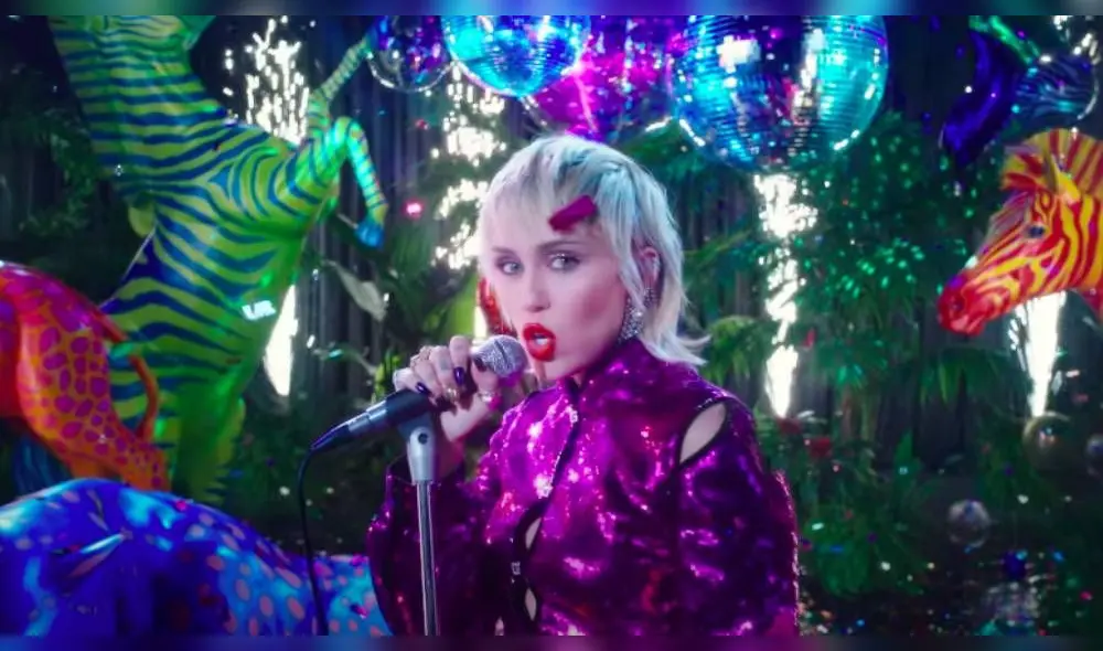 Cabe resaltar que la famosa actriz y cantante estrenó este viernes 14 de agosto su último sencillo “Midnight Sky”. | Foto: Captura YouTube