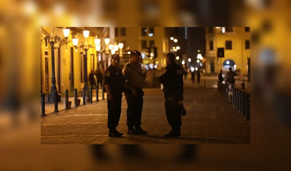 Se reporta el movimiento de policías en varias calles del Centro de Lima, especialmente en los jirones aledaños a Palacio de Gobierno. (Foto: Aldair Mejía)