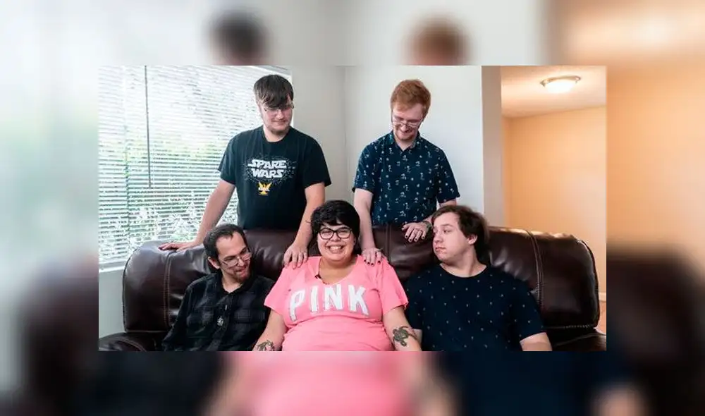 Poliamor y embarazo: mujer será mamá y criará a la bebé con sus cuatro novios [VIDEO]