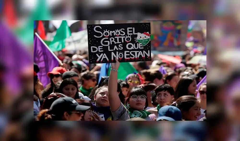 Miles de mujeres se manifestaron en contra de la violencia de género en Chile. Foto: EFE