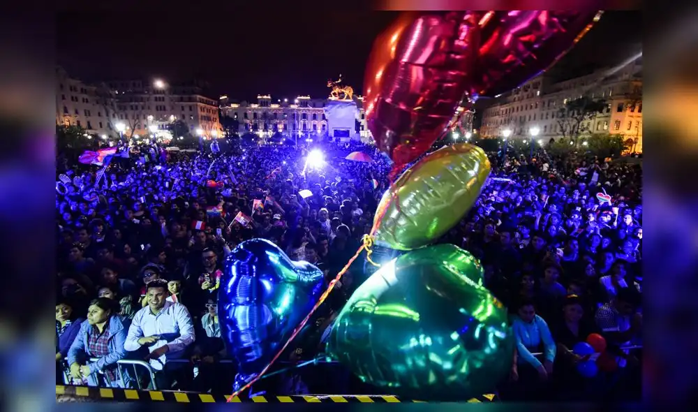 Así se desarrolló la multitudinaria Marcha del Orgullo LGBTI en Lima [FOTOS]